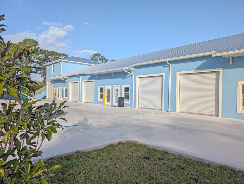 550 Martin Road, Palm Bay, FL for lease - Building Photo - Image 2 of 11