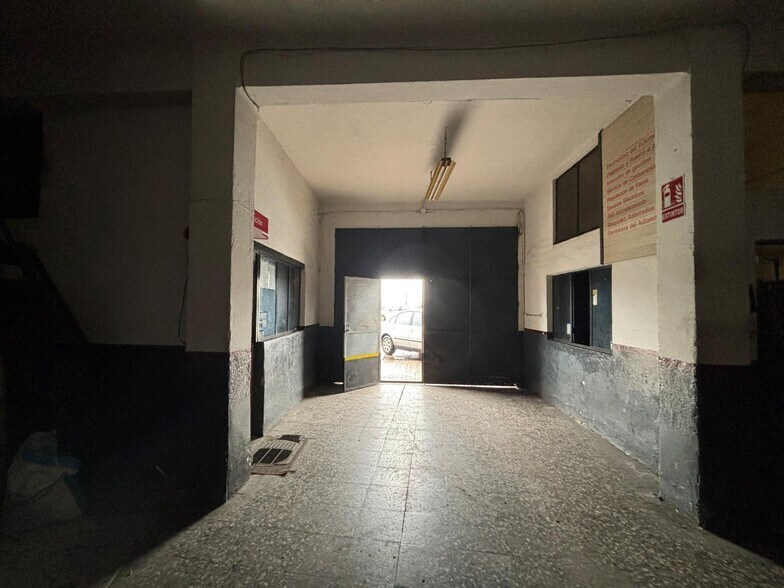 Commerce de détail dans Cáceres, Cáceres à vendre - Photo du bâtiment - Image 1 de 18