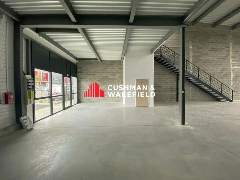 25 Rue Des Usines, Fenouillet à louer - Photo du bâtiment - Image 2 de 8