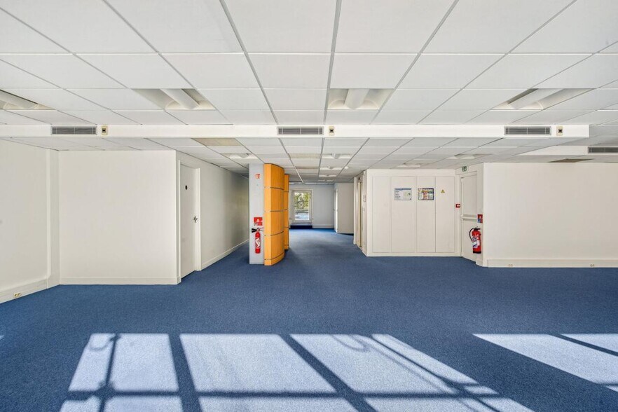 Office in Levallois-Perret for lease - Building Photo - Image 3 of 4