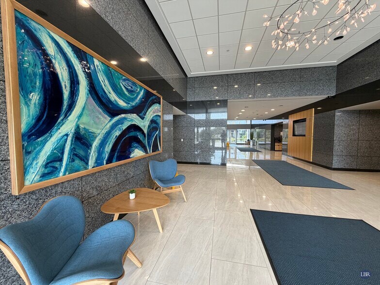 100 Rialto Pl, Melbourne, FL à louer - Photo du bâtiment - Image 3 de 7