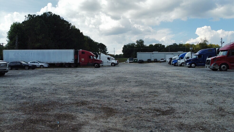 424 SE Broad St, Fairburn, GA à louer - Photo du bâtiment - Image 2 de 5