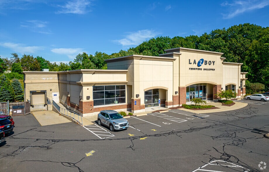 233 Buckland Hills Dr, Manchester, CT à louer - Photo principale - Image 1 de 10