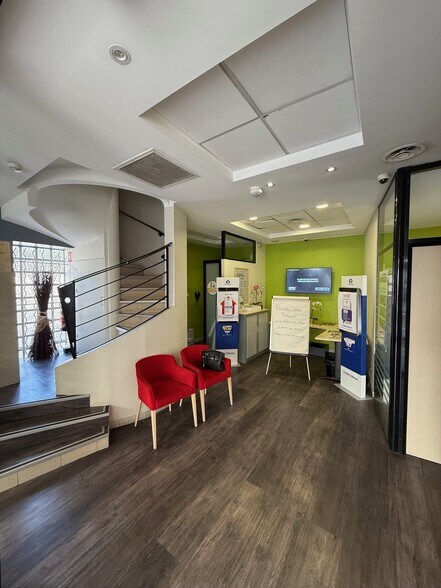 Hypercentre, Marignane à vendre - Photo du bâtiment - Image 3 de 7