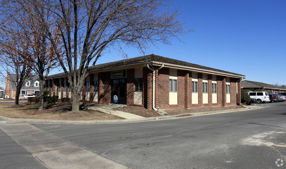 9378 Forestwood Ln, Manassas, VA for sale - Primary Photo - Image 1 of 1