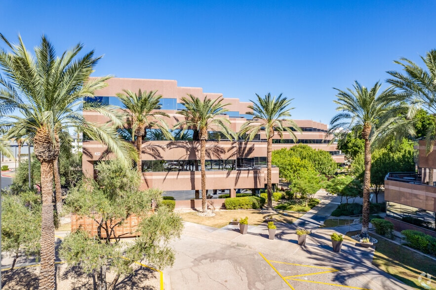 432 N 44th St, Phoenix, AZ for lease - Building Photo - Image 1 of 5