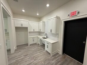 8810 Valencia Ave, Lubbock, TX for lease Building Photo- Image 1 of 10