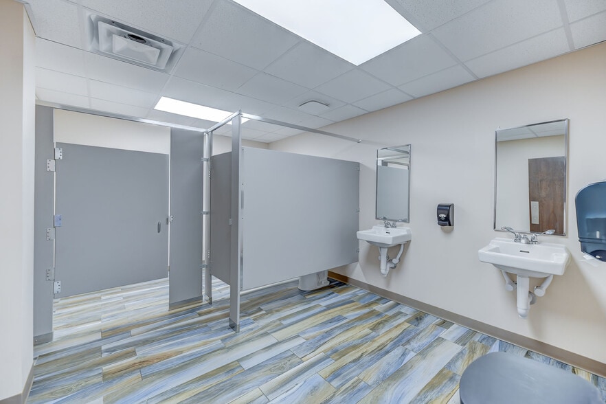 1033 Alliance Park Dr, Bloomsburg, PA for lease - Building Photo - Image 2 of 27