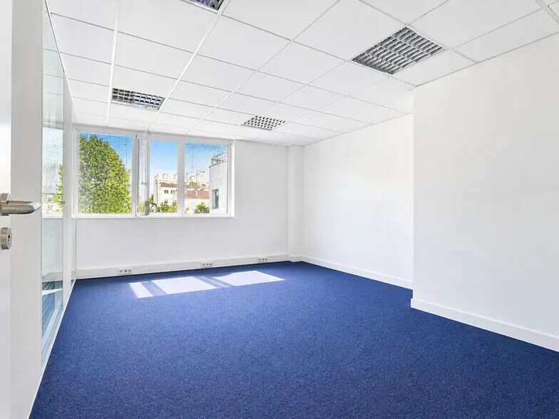 120 Avenue Du Général Leclerc, Paris for lease - Interior Photo - Image 2 of 6