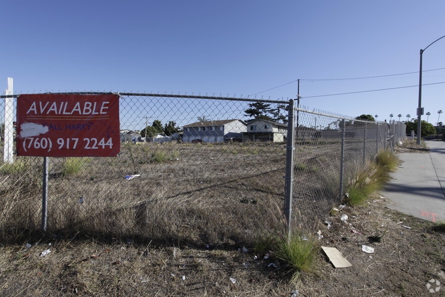 505 N Santa Fe Ave, Vista, CA for lease - Primary Photo - Image 1 of 5