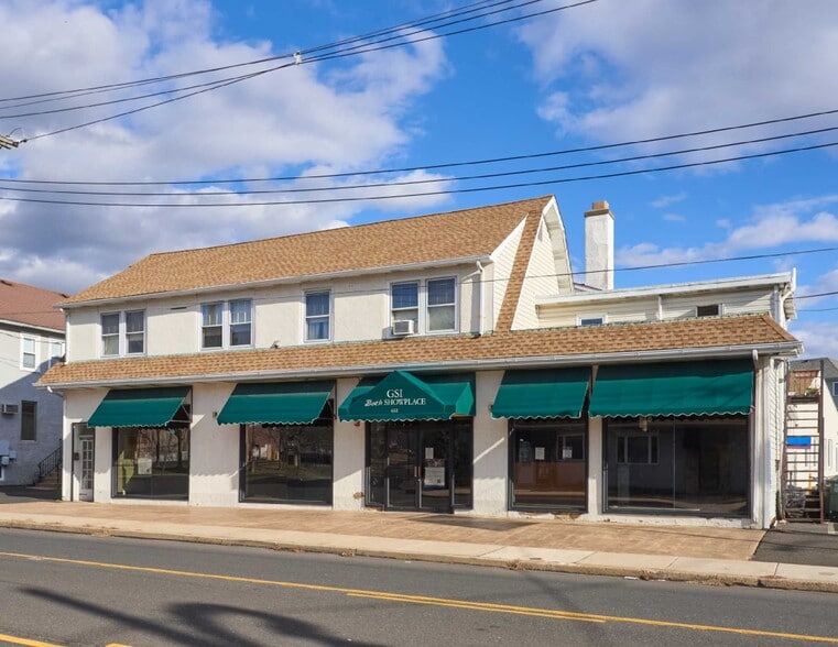 661-663 2nd Street Pike, Southampton, PA à vendre - Photo du bâtiment - Image 2 de 4