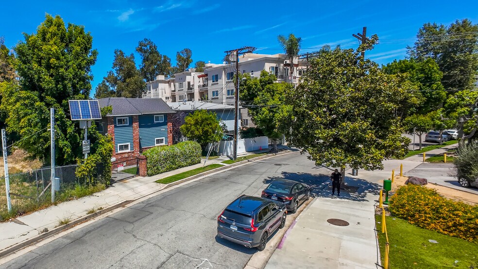 4248 Arch Dr, Studio City, CA à vendre - Photo du bâtiment - Image 3 de 7