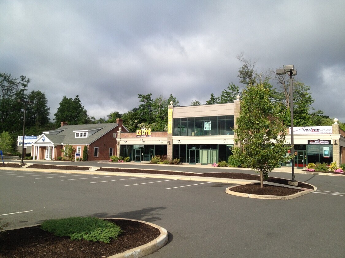 645 Poquonock Ave, Windsor, CT à louer Photo intérieure- Image 1 de 4