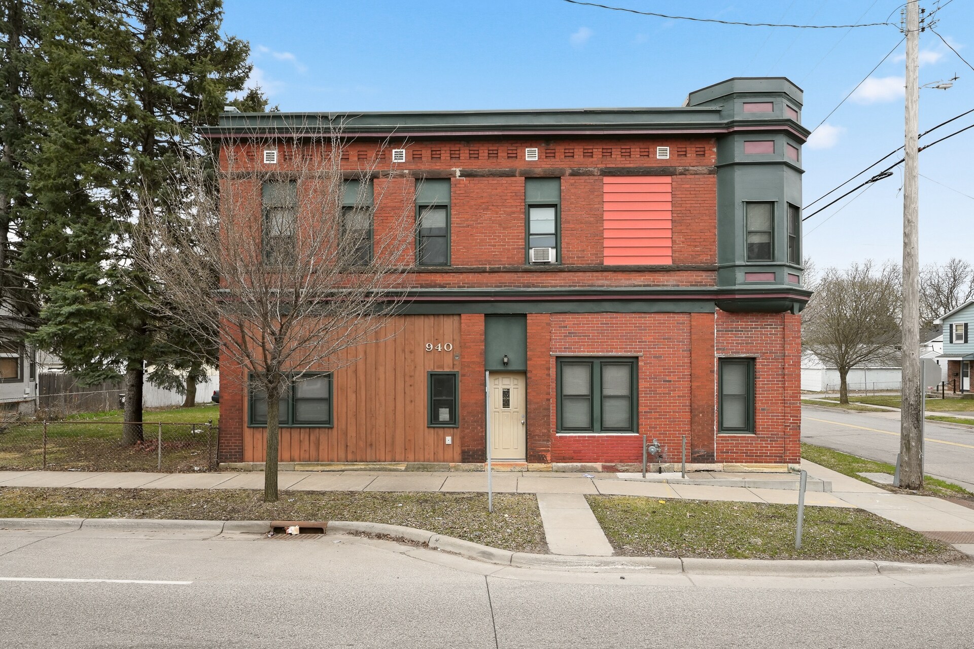 940 3rd St E, Saint Paul, MN à vendre Photo du bâtiment- Image 1 de 27