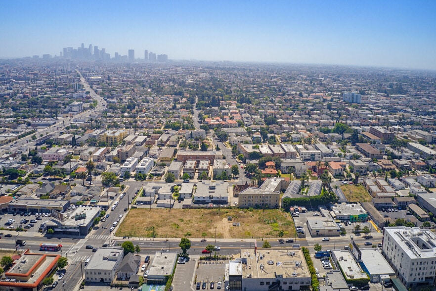 1102-1124 Crenshaw Blvd, Los Angeles, CA for lease - Building Photo - Image 3 of 7