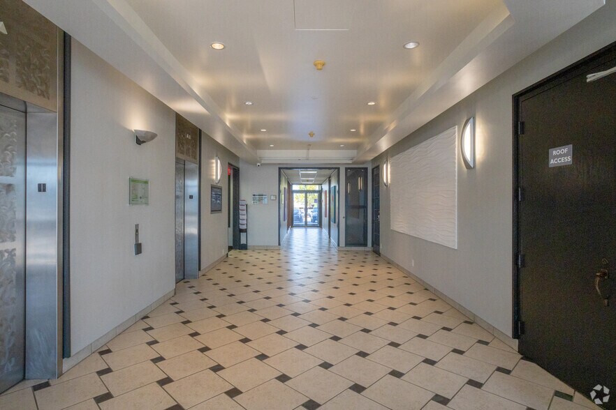 4045 NW 64th St, Oklahoma City, OK à louer - Hall d’entrée - Image 2 de 11