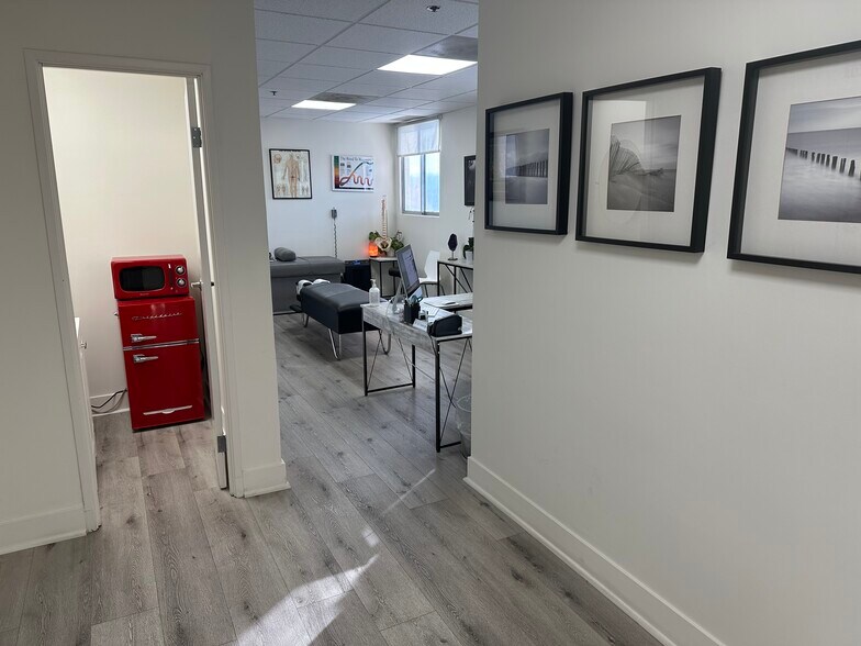 16260 Ventura Blvd, Encino, CA à louer - Photo intérieure - Image 2 de 9