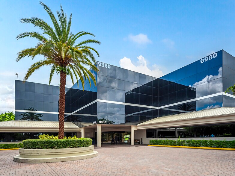 9980 Central Park Blvd N, Boca Raton, FL for lease - Building Photo - Image 2 of 10