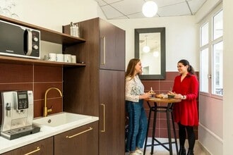 48 Rue Montmartre, Paris for lease Interior Photo- Image 1 of 23