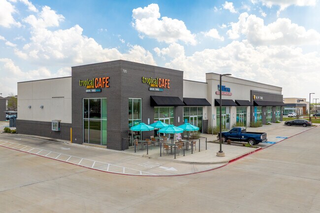 Plus de détails pour 720 S Highway 377, Roanoke, TX - Commerce de détail à louer