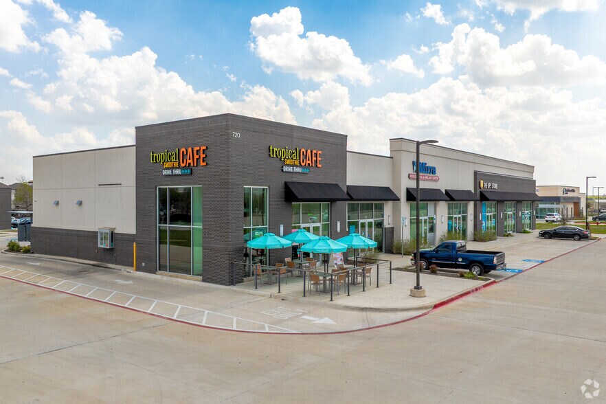 720 S Highway 377, Roanoke, TX à louer - Photo principale - Image 1 de 6