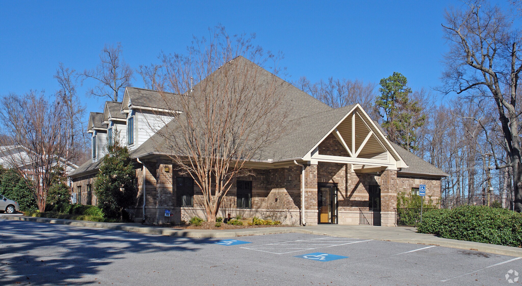 20 Creekview Ct, Greenville, SC for lease Primary Photo- Image 1 of 12