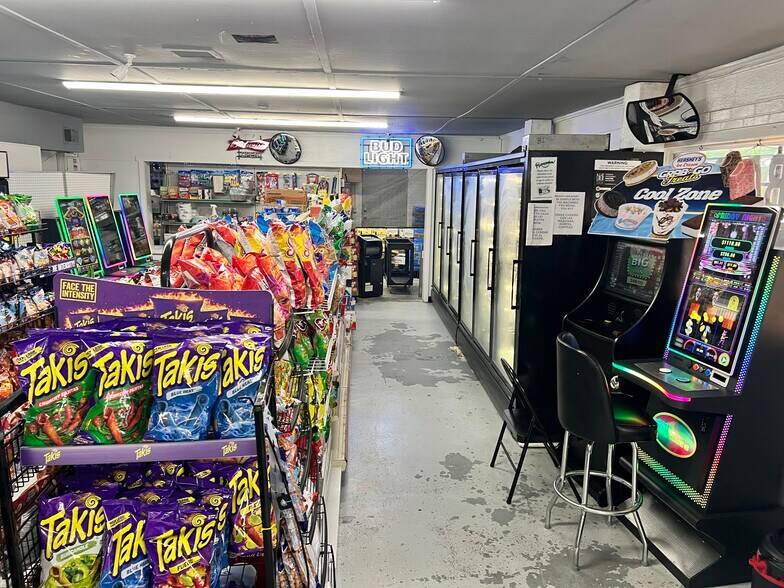 107 N Church St, Selma, NC à louer - Photo du bâtiment - Image 2 de 6