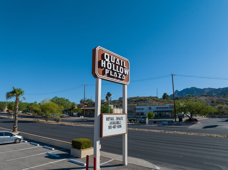 5801-5835 N Mesa St, El Paso, TX à louer - Photo du bâtiment - Image 2 de 7