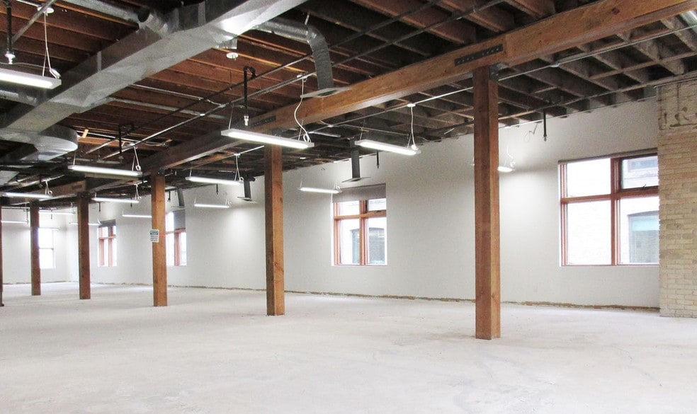 123 Bannatyne Ave, Winnipeg, MB for sale - Building Photo - Image 3 of 7