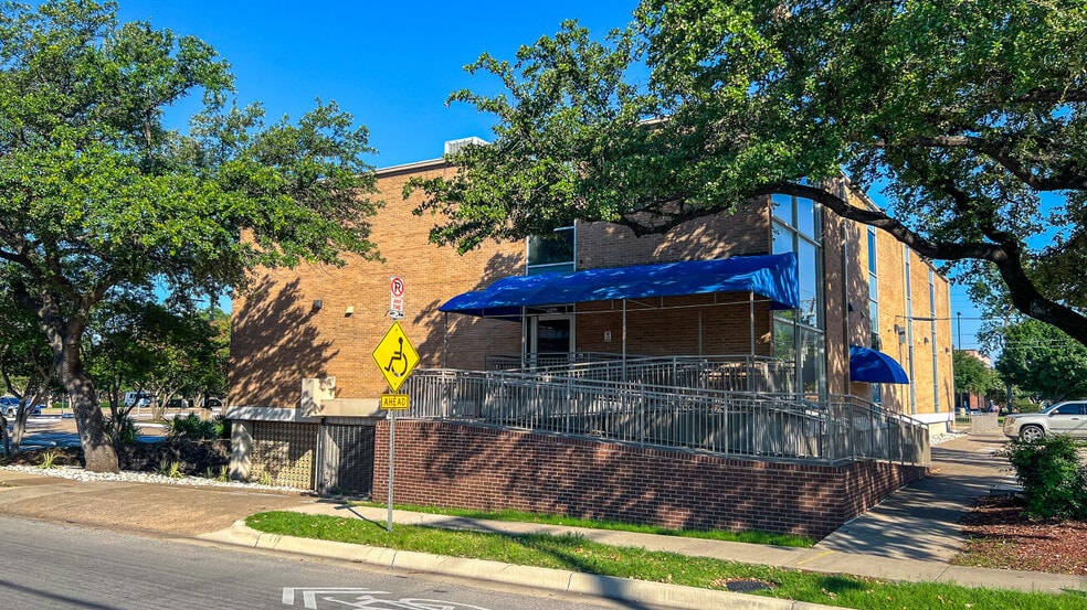 3515 Swiss Ave, Dallas, TX for lease - Building Photo - Image 2 of 4