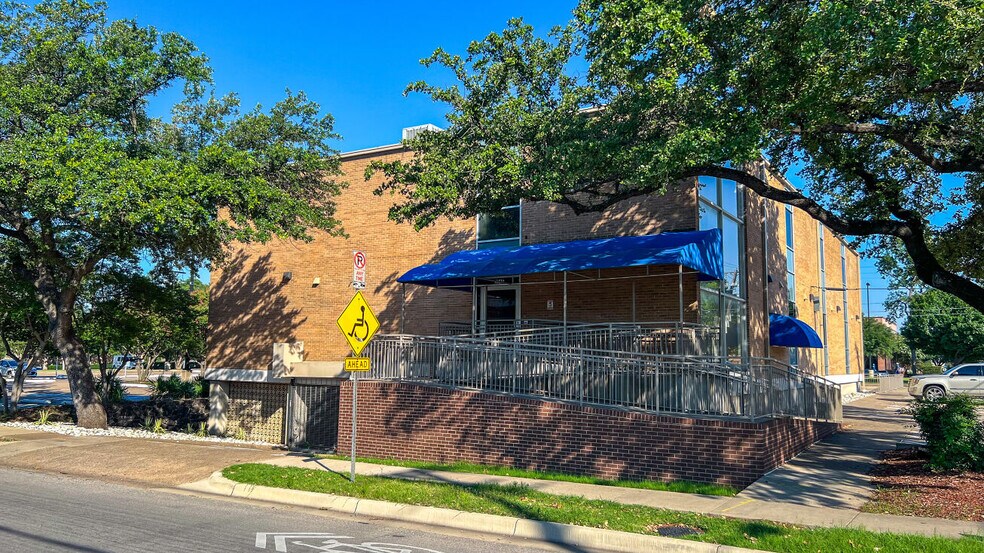 3515 Swiss Ave, Dallas, TX à louer - Photo du bâtiment - Image 2 de 4