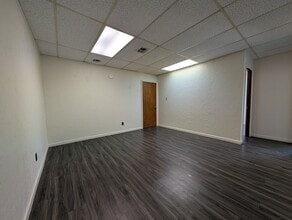 1006 NW 47th St, Lawton, OK for sale Interior Photo- Image 1 of 4