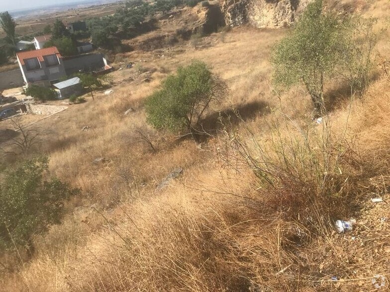 Calle el Almendro, El Molar, Madrid à vendre - Photo du bâtiment - Image 3 de 12