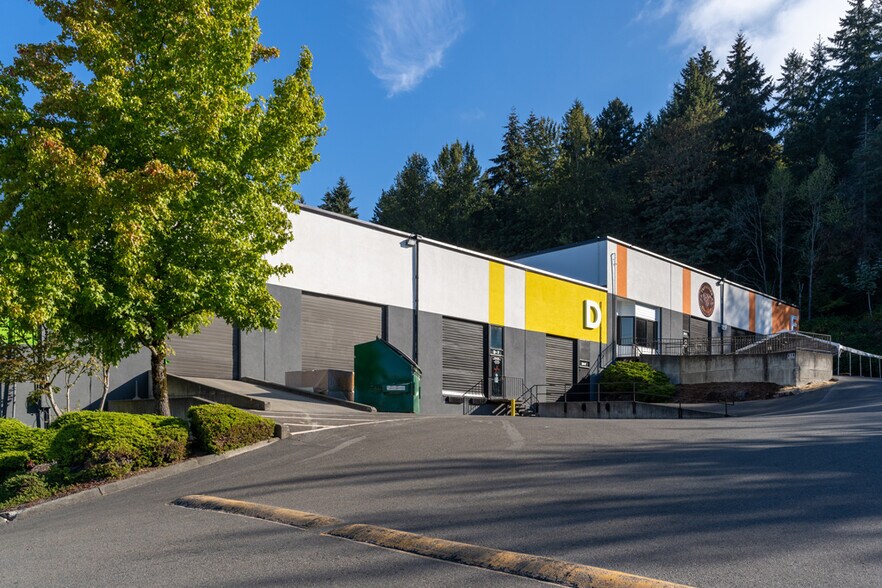 19510 144th Ave NE, Woodinville, WA à louer - Photo du bâtiment - Image 2 de 9