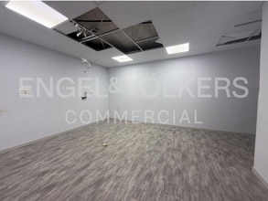 Retail in Madrid, Madrid for lease Interior Photo- Image 2 of 5