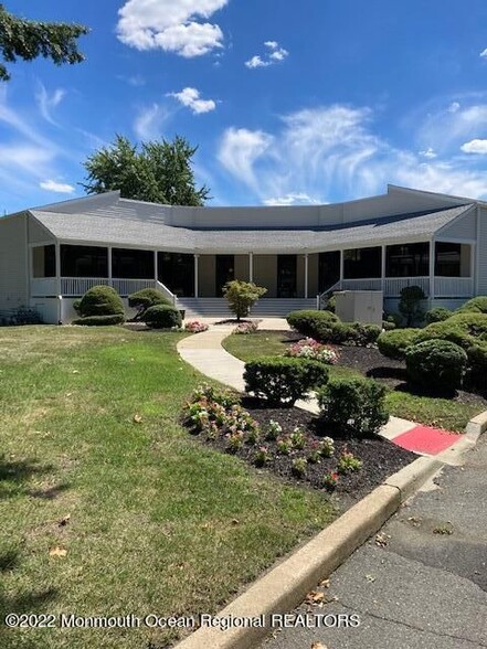 59 Avenue At the Cmn, Shrewsbury, NJ for sale - Building Photo - Image 1 of 1