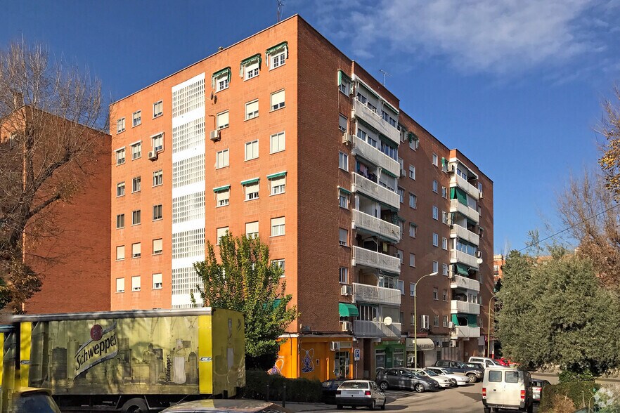 Calle Carlos Arniches, 2, Móstoles, Madrid à louer - Photo du bâtiment - Image 3 de 3