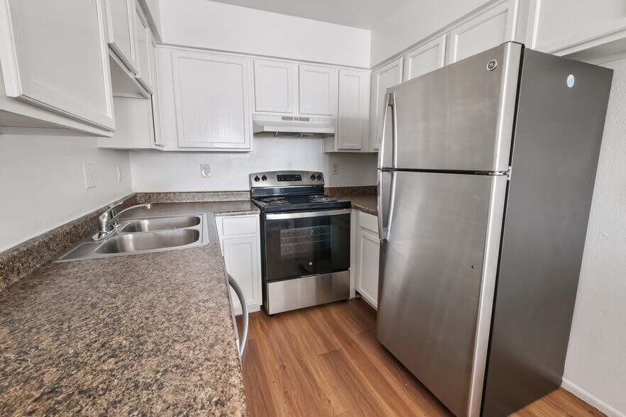 3801 N 23rd Dr, Phoenix, AZ for sale - Building Photo - Image 2 of 17