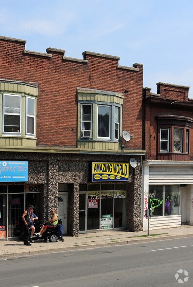 599 King St E, Hamilton, ON à louer - Photo du bâtiment - Image 2 de 6
