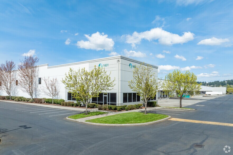 1601 Industrial Park Way, Puyallup, WA à louer - Photo du bâtiment - Image 3 de 6