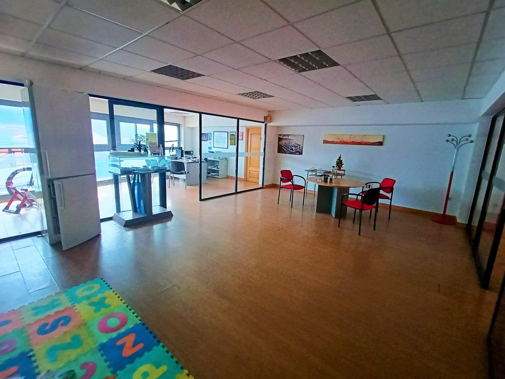 Industrial in Cáceres, Cáceres for lease Interior Photo- Image 1 of 11