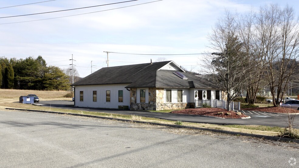 2205 Clinton Hwy, Powell, TN à louer - Photo du bâtiment - Image 1 de 3