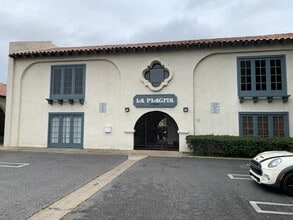 17682 Beach Blvd, Huntington Beach, CA à louer Photo du bâtiment- Image 2 de 6