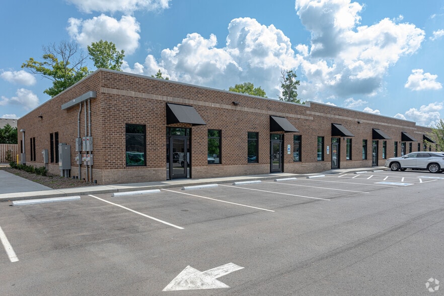881 Seven Oaks Blvd, Smyrna, TN for lease - Building Photo - Image 2 of 2