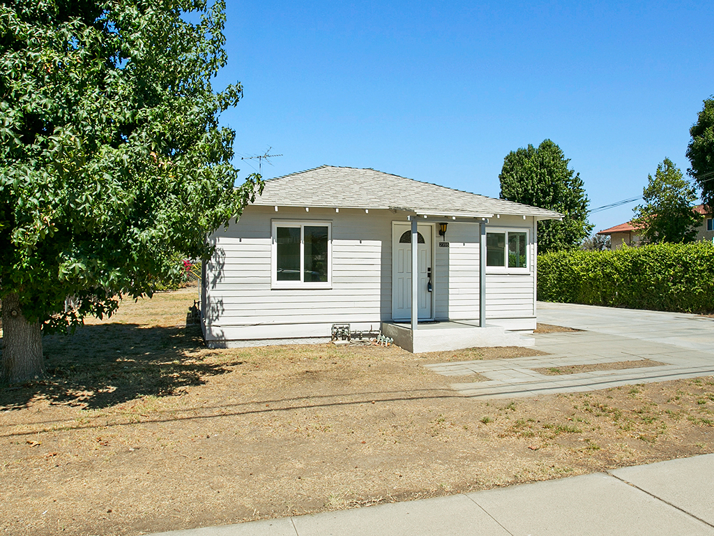 2355 Royal Ave, Simi Valley, CA à vendre Photo principale- Image 1 de 1