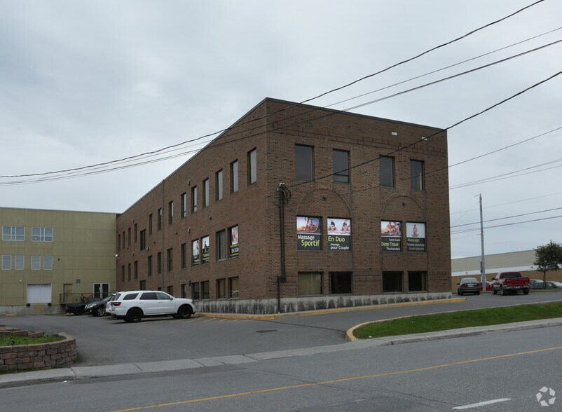 400 Boul Maloney E, Gatineau, QC à louer - Photo du bâtiment - Image 3 de 6