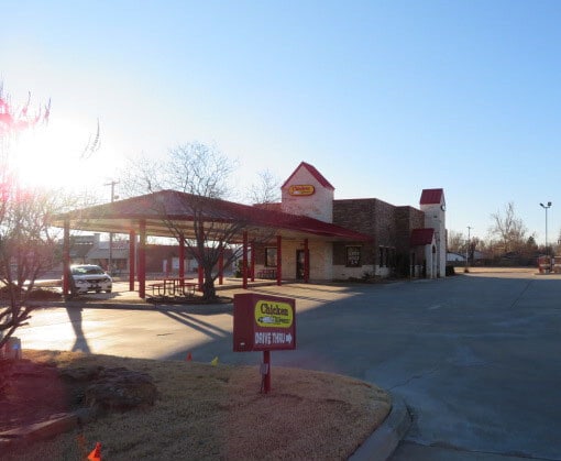 2205 Oklahoma Ave, Woodward, OK for lease - Building Photo - Image 1 of 1