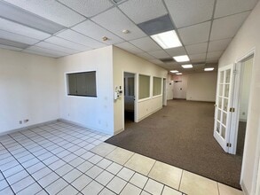 1320-1340 W Valley Pky, Escondido, CA for lease Building Photo- Image 2 of 8