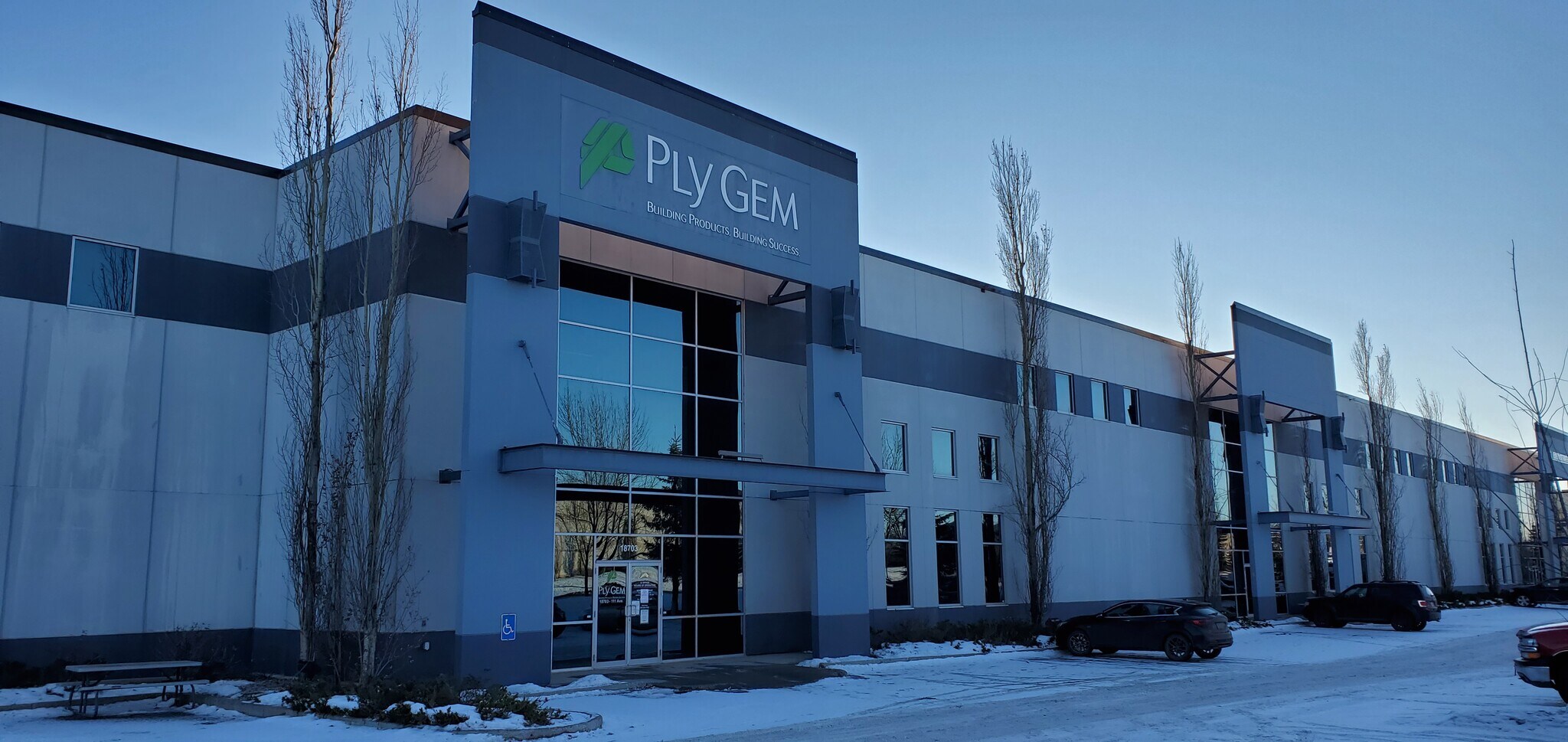 18603-18719 111 Av NW, Edmonton, AB à vendre Photo du bâtiment- Image 1 de 1