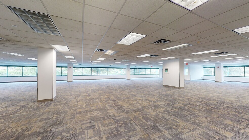 565 Taxter Rd, Elmsford, NY à louer - Numérisation 3D de Matterport - Image 2 de 19